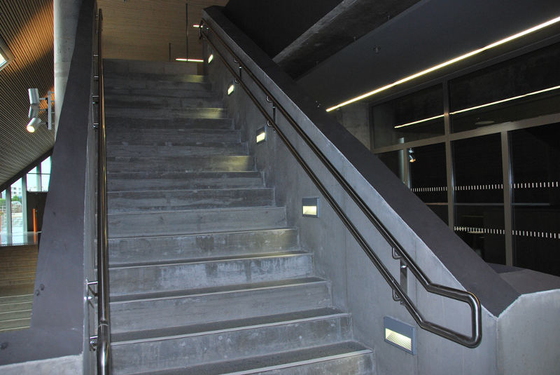 Forum handrails 3 800x500